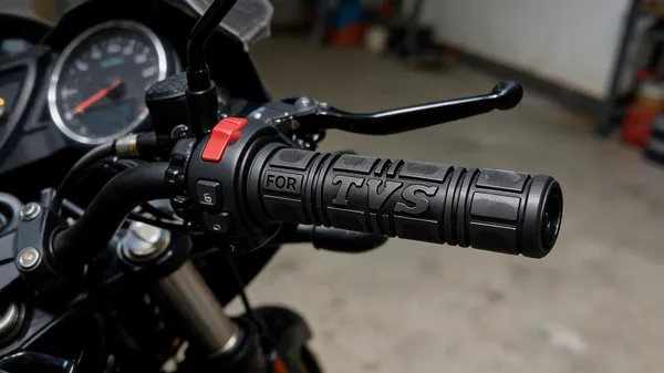 Black_Rubber_Handle_Bar_Grip_Tvs_Jupiter_Sport_Apache__Pack_Of_2