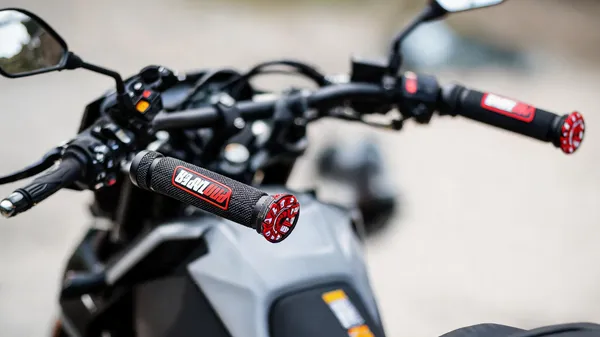 Multicolor_Silicone_Handle_Bar_Grip_Bike_And_Motorcycle__Pack_Of_2