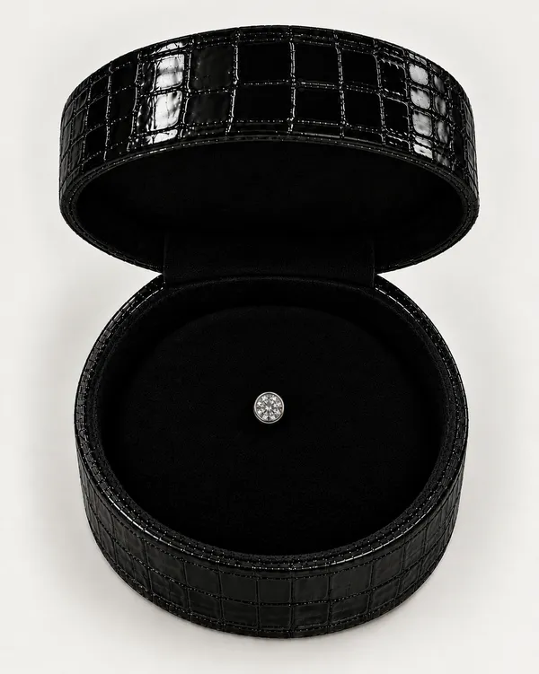 Silver_Round_Stone_Screw_Back_Stud_Earring_For_Unisex