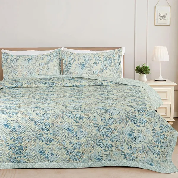 Tript_Home_decor-Double_Bed_with_two_pillow_coversComforter_with_two_piloow_covers