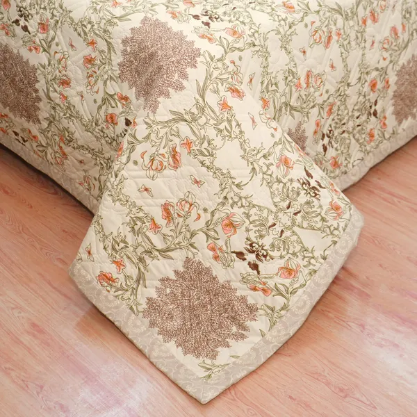 Tript_Home_decor-Double_Bed_with_two_pillow_coversComforter_with_two_piloow_covers