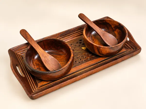 Wooden_Handcrafted_Serving_Tray_with_2_Bowls_and_2_Spoons_Set_in_Sheesham