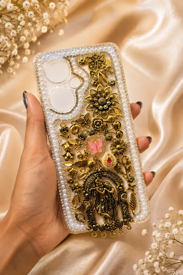 Gold_Embellished_Decorative_Phone_Case_With_Hanging_Charm