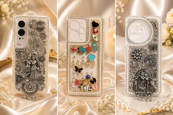 Clear_Embellished_Phone_Case_With_Decorative_Charms