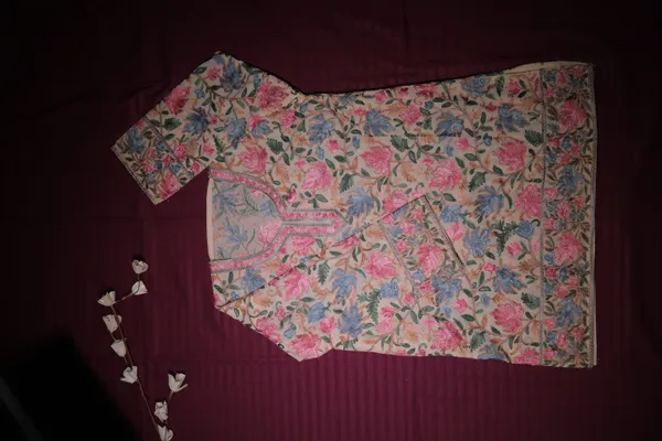 Beige_&_Pink_Georgette_Short_Kurta_For_Women