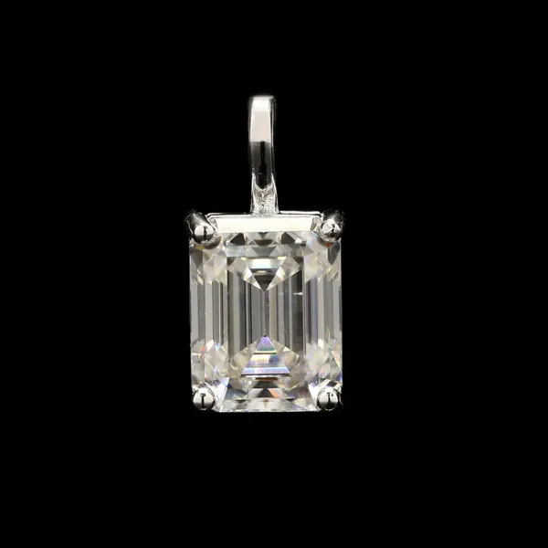Pure_925_Silver_Emerald_Moissanite_Pendant_For_Women
