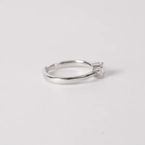 Pure_925_Silver_Everyday_Solitaire_Ring_For_Women