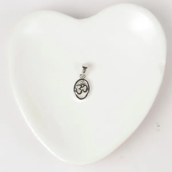 Pure_925_Silver_Oval_Om_Pendant_For_Men