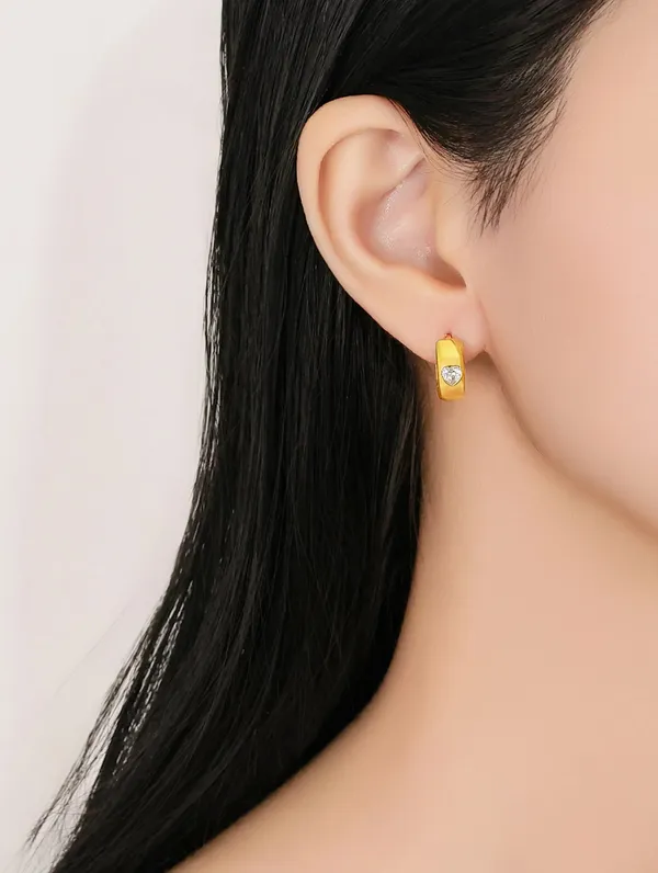 Pure_925_Silver_Luminious_Heart_Hoop_Earrings_For_Women