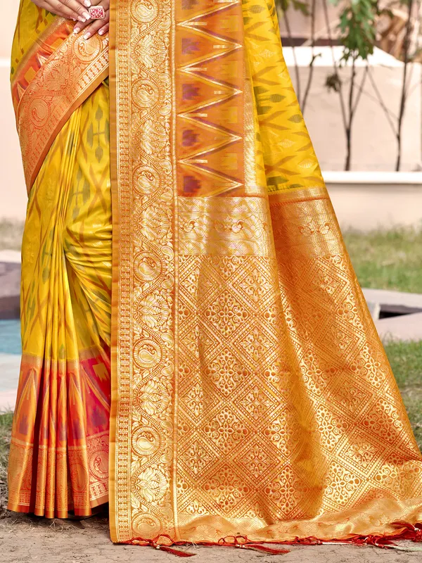 Mustard_Yellow_Jacquard_Zari_Border_Woven_Saree_For_Women