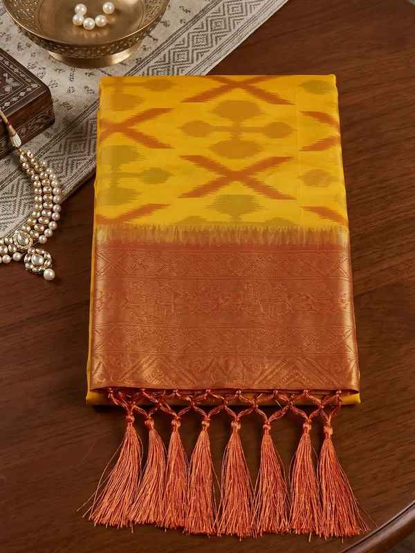 Mustard_Yellow_Jacquard_Zari_Border_Woven_Saree_For_Women