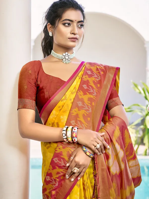 Yellow_Maroon_Pochampalli_Soft_Silk_Ikat_Woven_Saree_For_Women