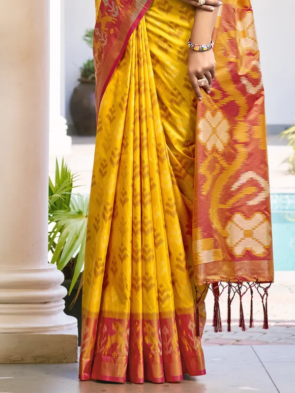 Yellow_Maroon_Pochampalli_Soft_Silk_Ikat_Woven_Saree_For_Women