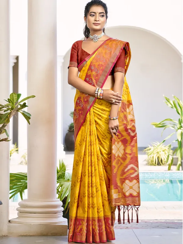 Yellow_Maroon_Pochampalli_Soft_Silk_Ikat_Woven_Saree_For_Women