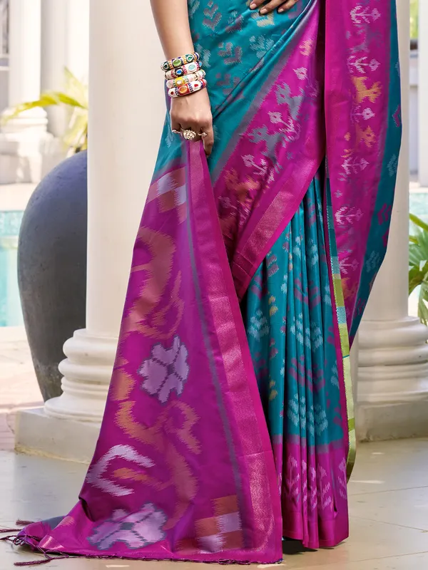 Sky_Blue_Magenta_Pochampalli_Soft_Silk_Ikat_Woven_Saree_For_Women