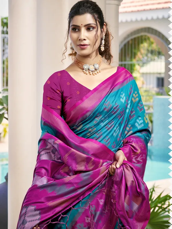 Sky_Blue_Magenta_Pochampalli_Soft_Silk_Ikat_Woven_Saree_For_Women