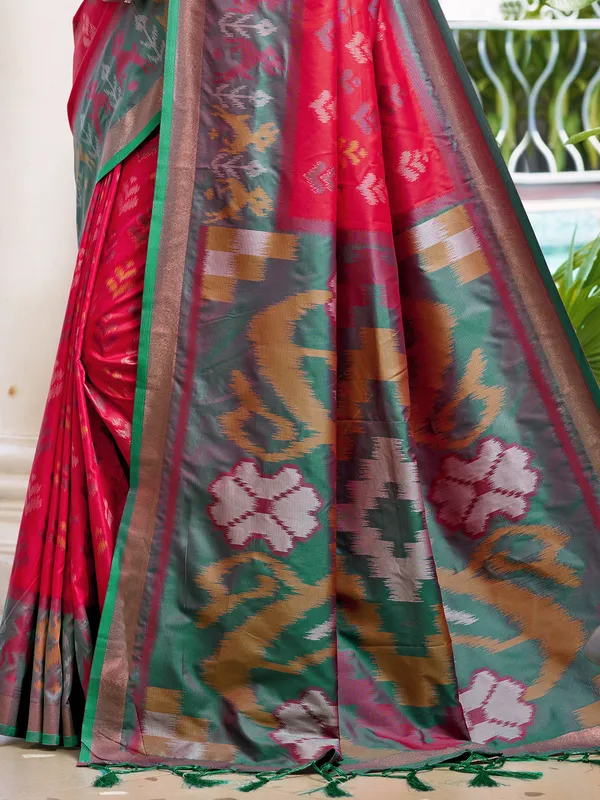Red_Green_Soft_Silk_Zari_Woven_Wedding_Saree_For_Women