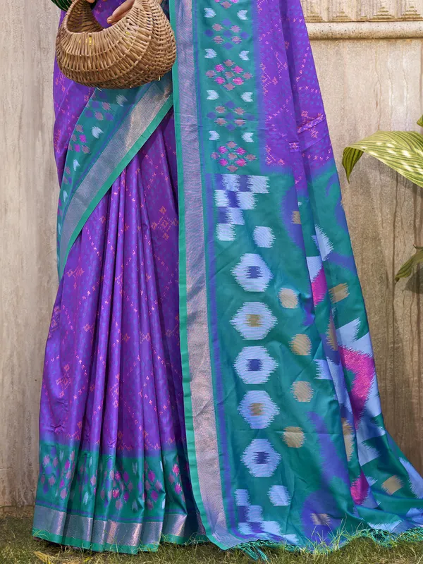 Violet_Sky_Blue_Pochampalli_Soft_Silk_Ikat_Woven_Saree_For_Women