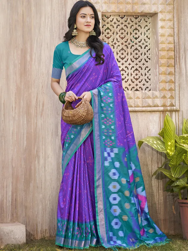 Violet_Sky_Blue_Pochampalli_Soft_Silk_Ikat_Woven_Saree_For_Women