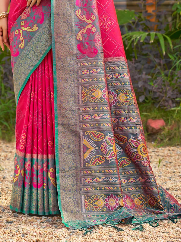 Pink_Pochampalli_Silk_Woven_Festive_Saree_For_Women