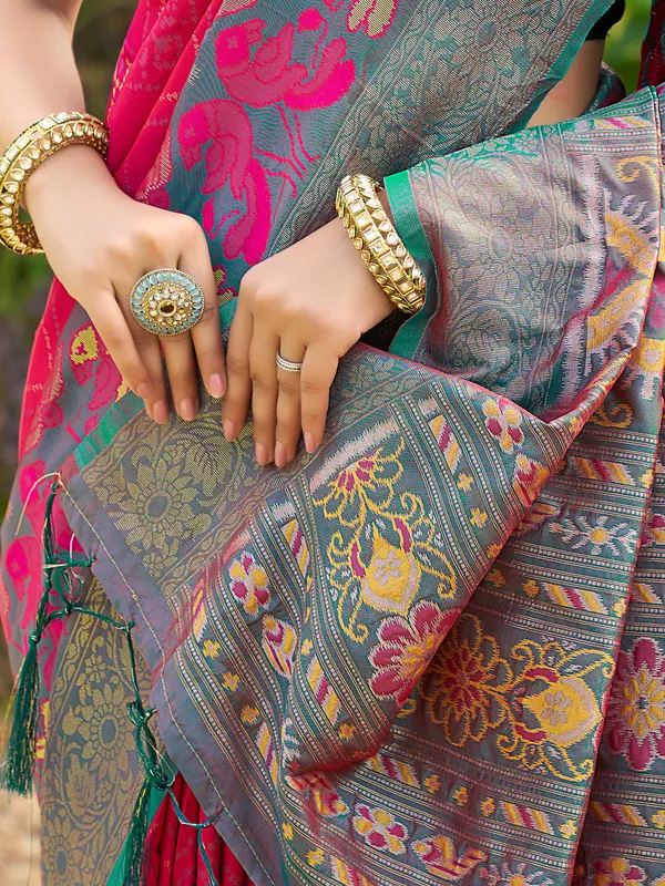 Pink_Pochampalli_Silk_Woven_Festive_Saree_For_Women