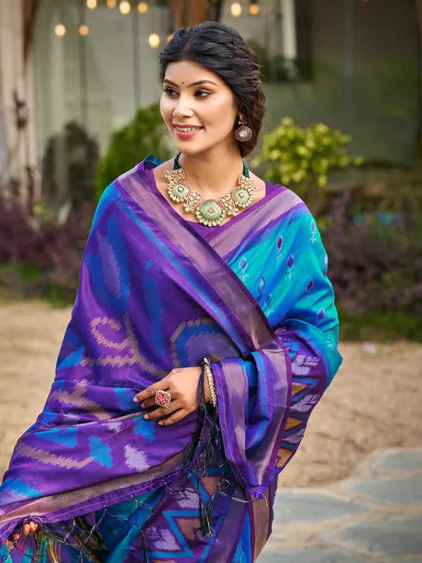 Blue_Pochampalli_Silk_Woven_Saree_For_Women