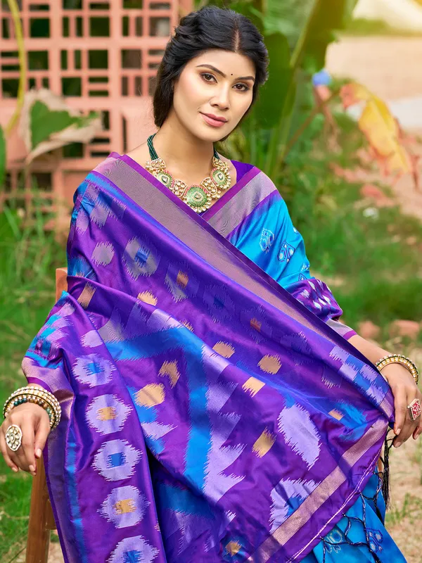 Blue_Pochampalli_Silk_Woven_Saree_For_Women
