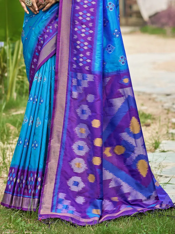 Blue_Pochampalli_Silk_Woven_Saree_For_Women