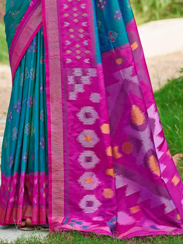 Teal_Blue_Pochampalli_Silk_Woven_Traditional_Saree_For_Women