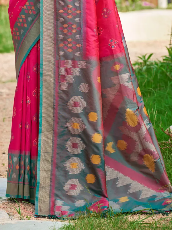 Pink_Pochampalli_Silk_Woven_Saree_For_Women