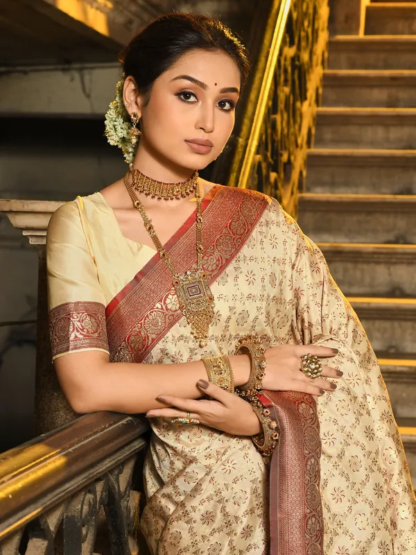 Ivory_Maroon_Paithani_Silk_Zari_Woven_Saree_For_Women