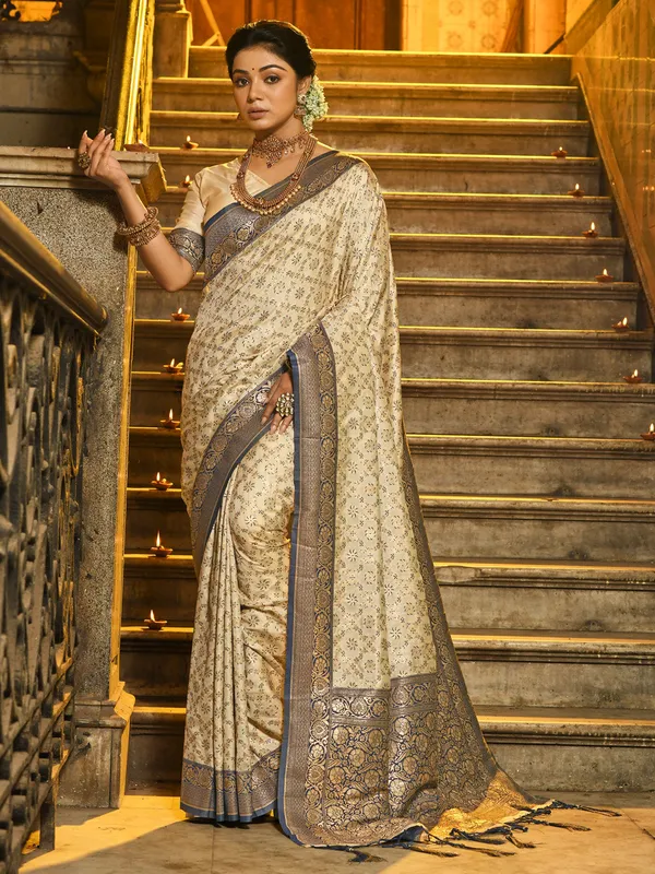 Ivory_Navy_Blue_Banarasi_Silk_Golden_Zari_Woven_Saree_For_Women