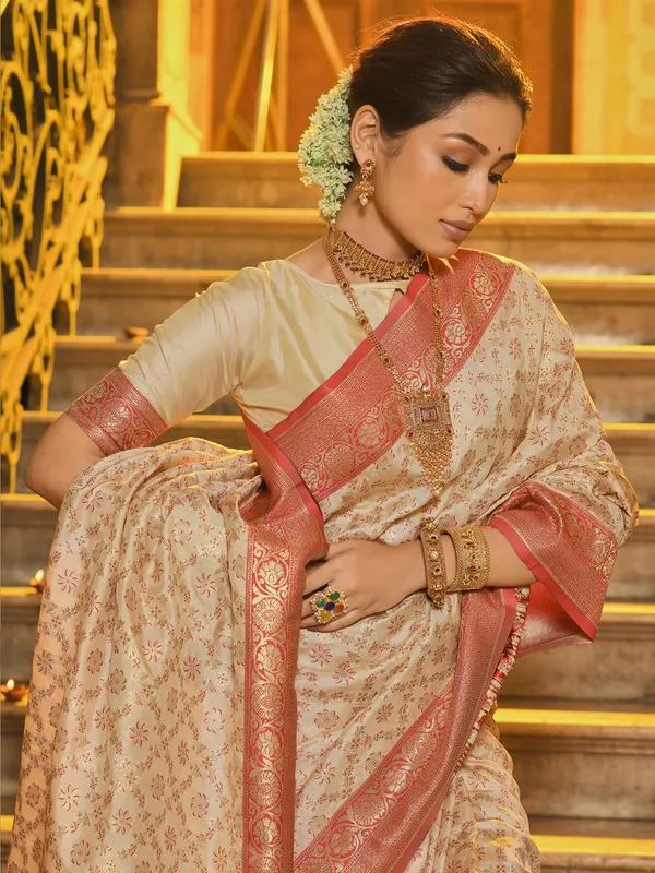 Ivory_Red_Banarasi_Silk_Gold_Zari_Woven_Saree_For_Women