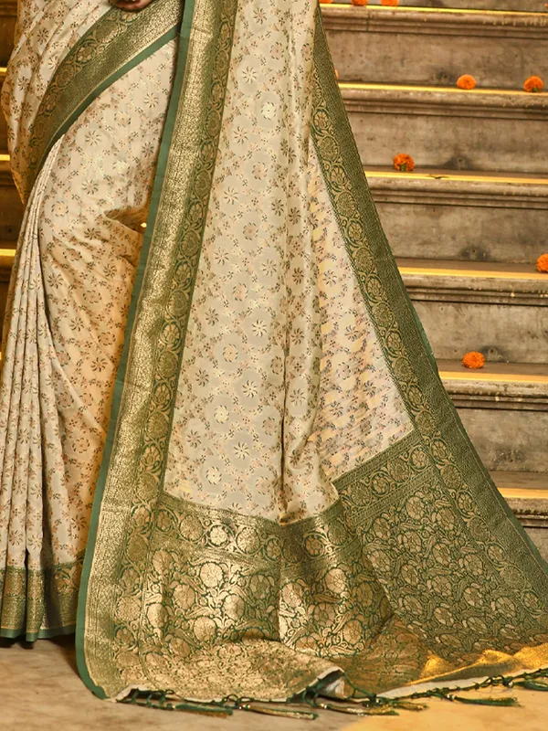Ivory_Green_Banarasi_Silk_Golden_Zari_Woven_Saree_For_Women