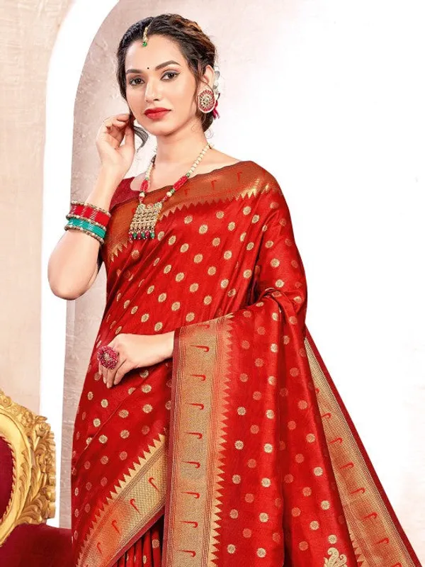 Red_Kanjivaram_Silk_Golden_Zari_Peacock_Woven_Pallu_Saree_For_Women