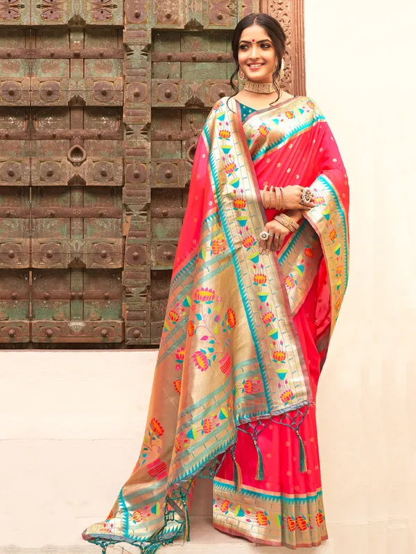 Majestic_Pink_Lichi_Silk_Zari_Floral_Pallu_Saree_For_Women