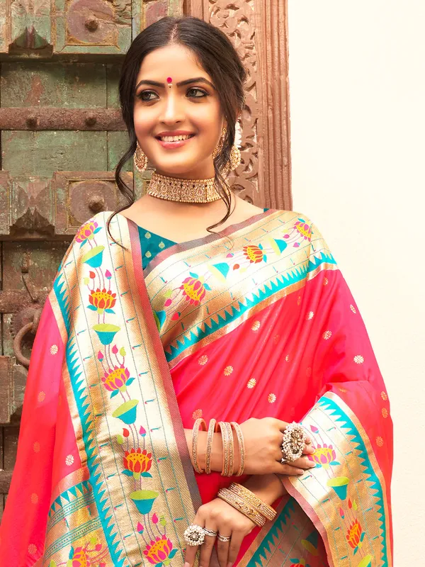 Majestic_Pink_Lichi_Silk_Zari_Floral_Pallu_Saree_For_Women