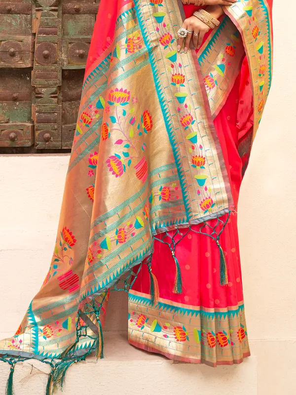 Majestic_Pink_Lichi_Silk_Zari_Floral_Pallu_Saree_For_Women