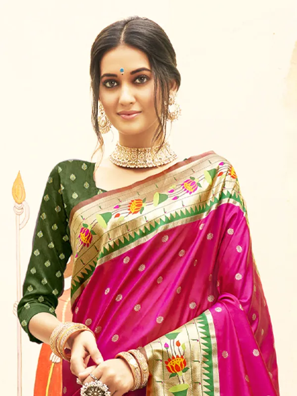 Magenta_Paithani_Silk_Floral_Zari_Woven_Festive_Saree_For_Women