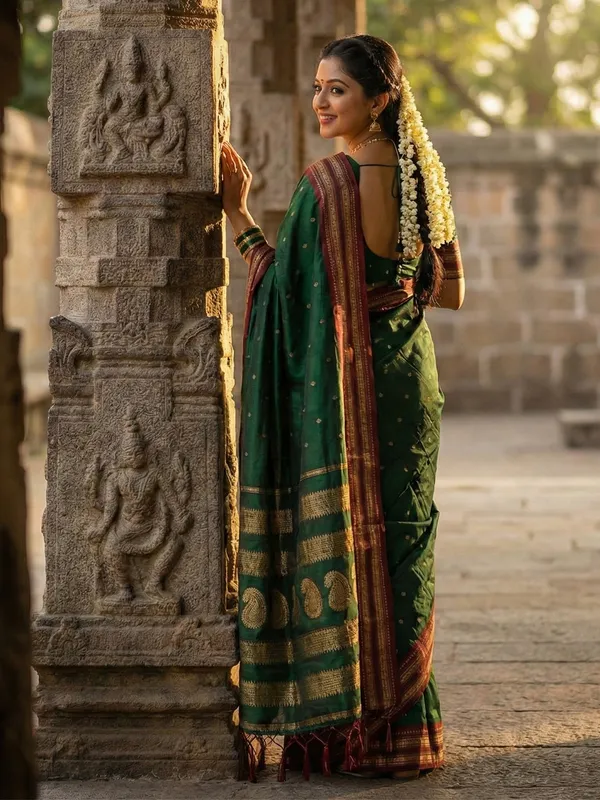 Bottle_Green_Silk_Blend_Zari_Border_Woven_Saree_For_Women