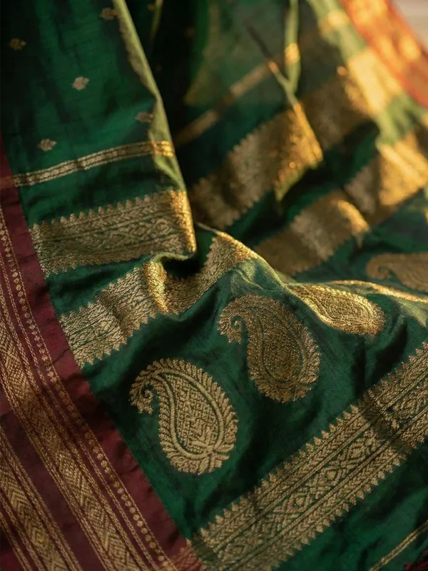 Bottle_Green_Silk_Blend_Zari_Border_Woven_Saree_For_Women