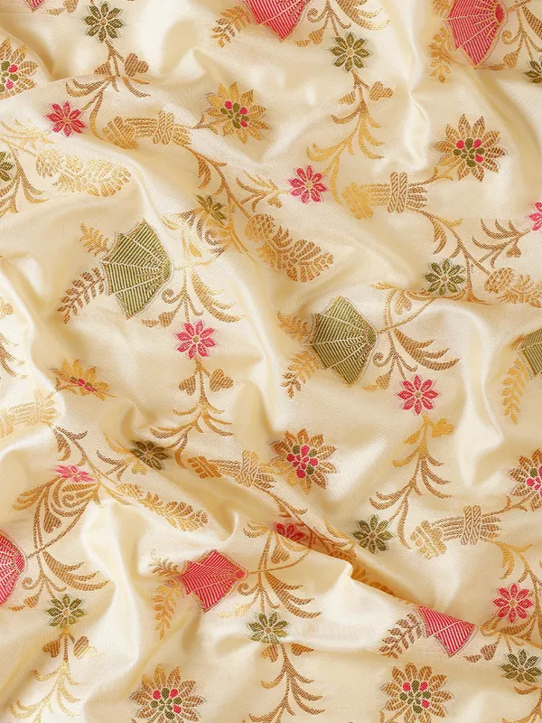 Ivory_Cream_Silk_Blend_Floral_Zari_Woven_Saree_For_Women