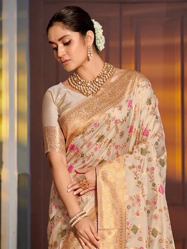 Ivory_Cream_Silk_Blend_Floral_Zari_Woven_Saree_For_Women