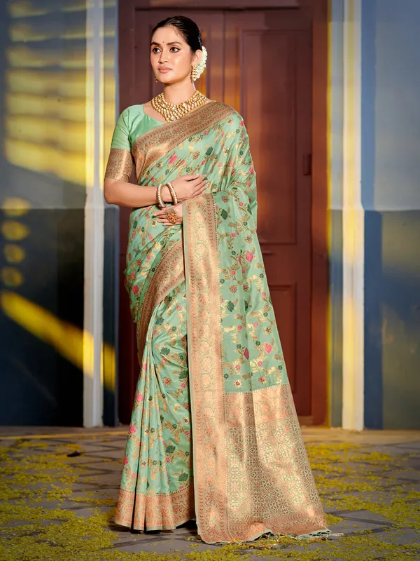 Mint_Green_Silk_Blend_Woven_Floral_Zari_Saree_For_Women