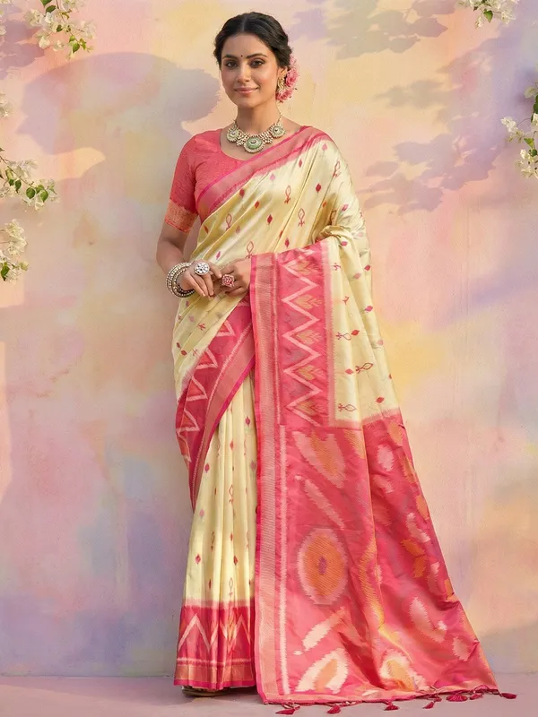 Ivory_Cream_Silk_Woven_Saree_Pink_Contrast_Border_Tassel_Pallu_For_Women