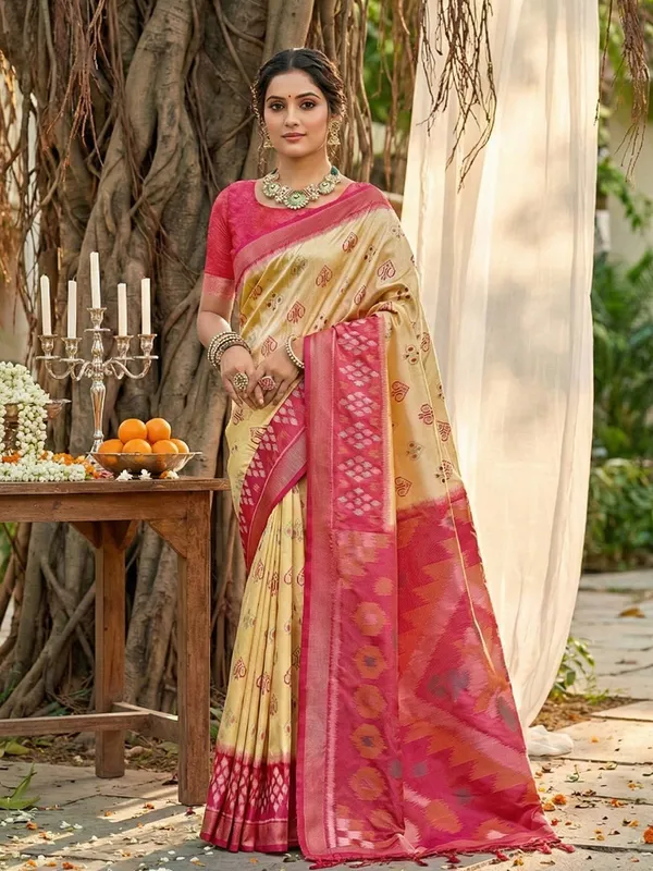 Beige_Cream_Silk_Woven_Pink_Contrast_Border_Pallu_Saree_For_Women