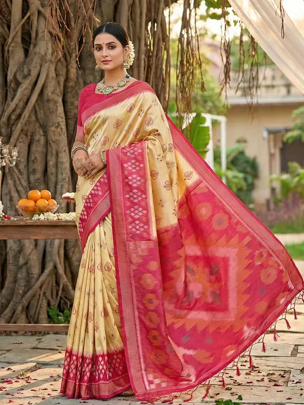 Beige_Cream_Silk_Woven_Pink_Contrast_Border_Pallu_Saree_For_Women