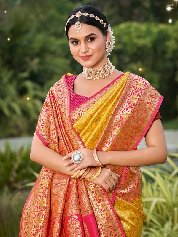 Golden_Mustard_Pink_Silk_Zari_Woven_Heavy_Pallu_Saree_For_Women