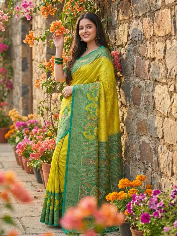 Lime_Yellow_Teal_Contrast_Silk_Woven_Saree_For_Women