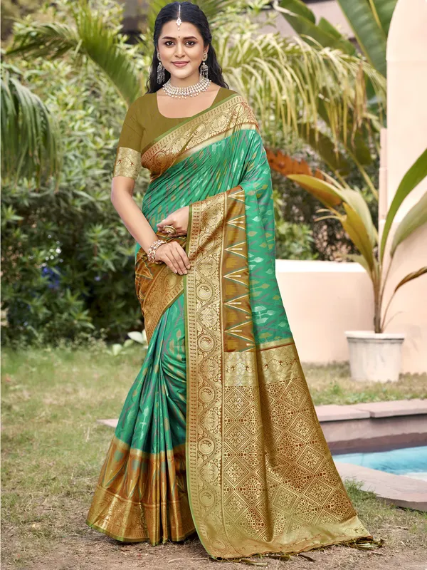Emerald_Green_Jacquard_Woven_Saree_For_Women